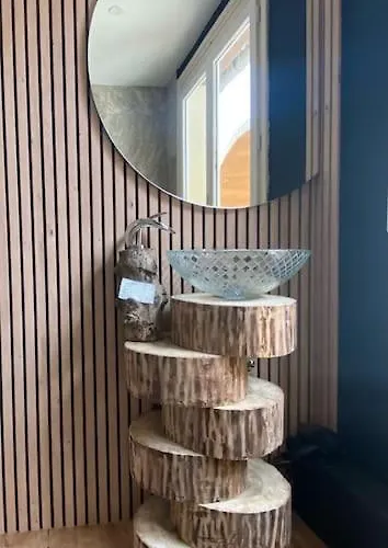 Privatif Face Riva Romantic & Villa